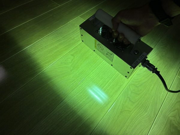 埼玉県熊谷市 フロアコーティング 施工中の様子