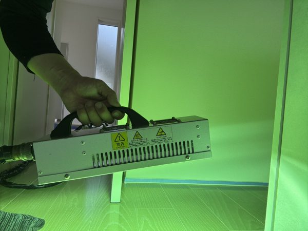 埼玉県児玉郡 フロアコーティング 施工中の様子