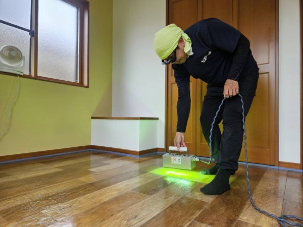 埼玉県和光市 フロアコーティング 施工中の様子