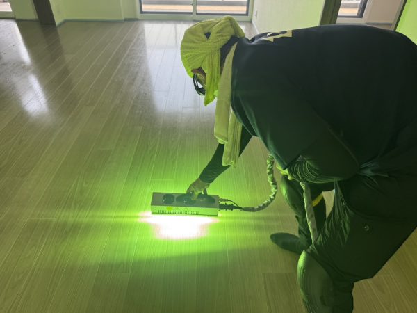 東京都江戸川区 フロアコーティング 施工中の様子