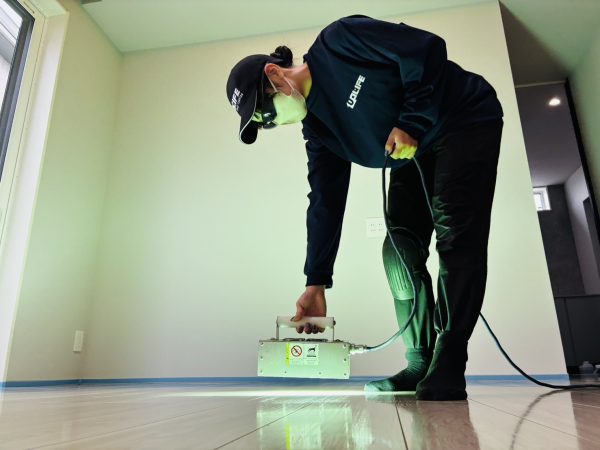 山形県東根市 フロアコーティング 施工中の様子