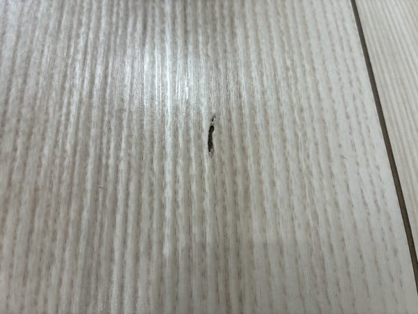 千葉県習志野市 フロアコーティング キズ補修前