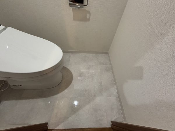 埼玉県川口市 アクアフロアコート 施工後 　トイレ
