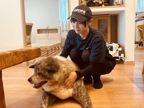 福島県いわき市 フロアコーティング 施工後　ワンちゃんの様子