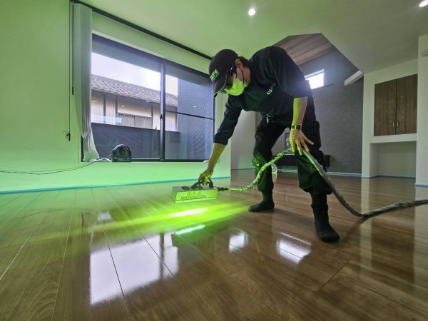東京都西東京市フロアコーティング 施工中の様子
