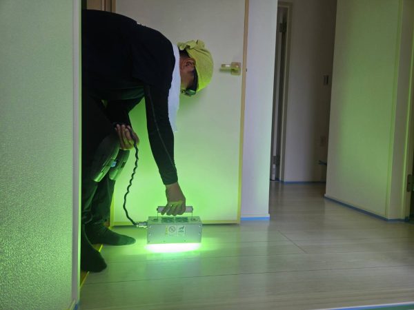 東京都町田市フロアコーティング 施工中の様子