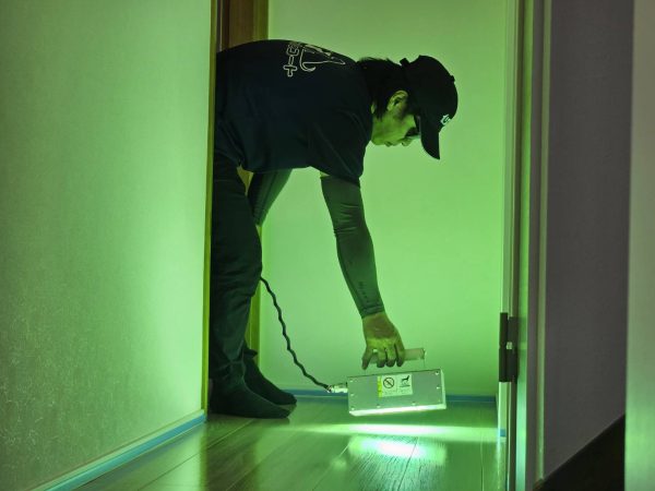 千葉県習志野市フロアコーティング 施工中の様子
