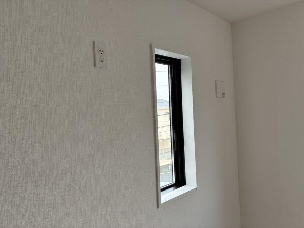 千葉県流山市　オプション工事　ロールスクリーン　取付前