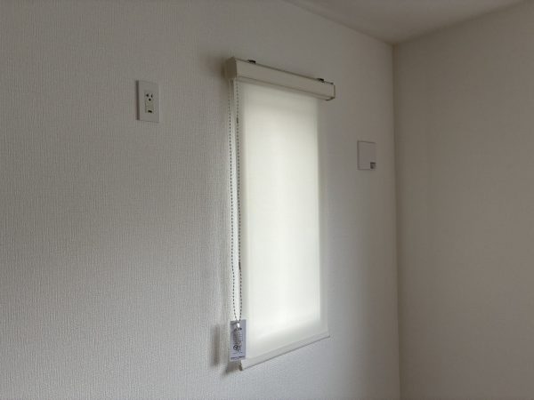 千葉県流山市　オプション工事　ロールスクリーン　取付後