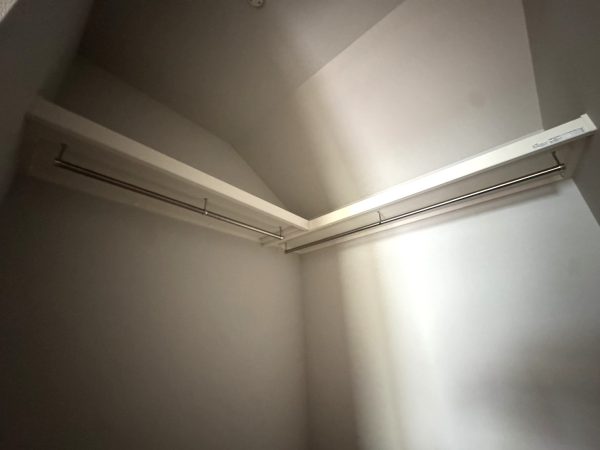 千葉県流山市　オプション工事　ハンガーパイプセット　取付後