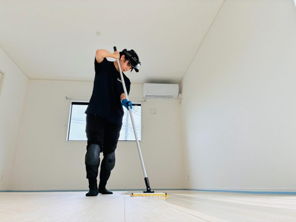福島県いわき市 フロアコーティング 施工中の様子