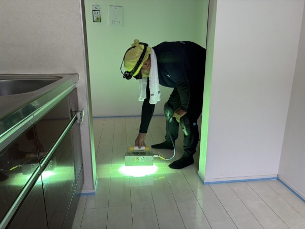 神奈川県相模原市緑区 フロアコーティング 施工中の様子