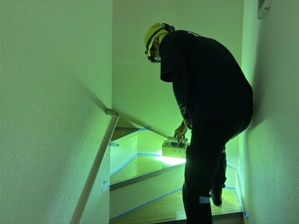 埼玉県さいたま市浦和区フロアコーティング 施工中の様子