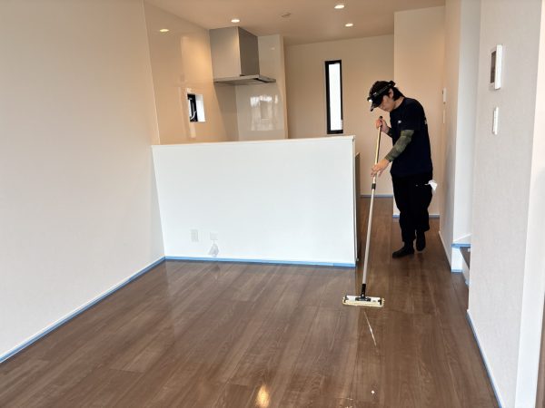 神奈川県川崎市高津区フロアコーティング 施工中の様子
