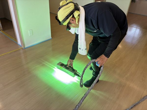 東京都江東区 フロアコーティング 施工中の様子