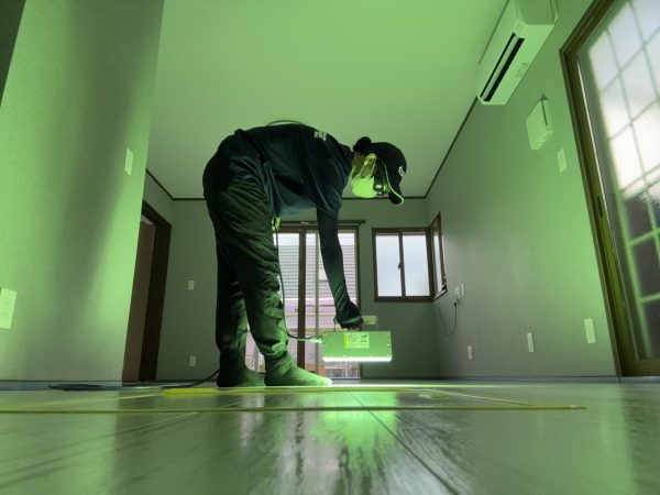 福島県福島市フロアコーティング 施工中の様子