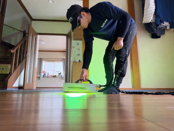 栃木県那須塩原市 フロアコーティング 施工中の様子
